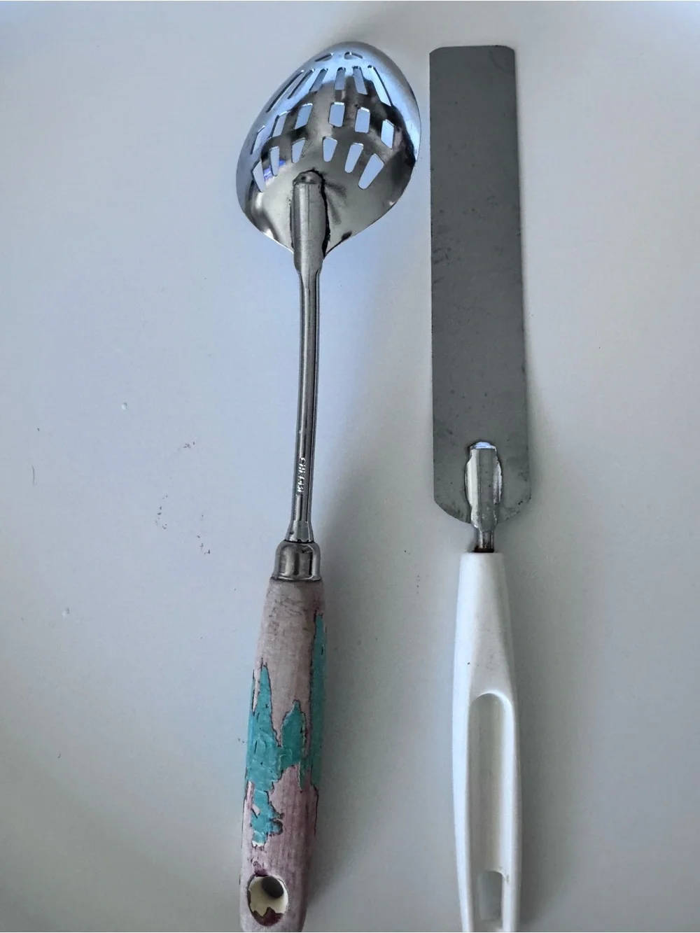 Eco Kitchen Slotted Spoon and icing Set - White & Natural Wood